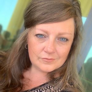 Meet your Posher, Holly